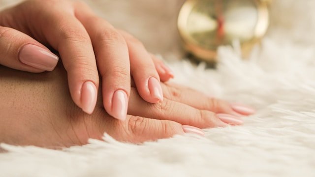 Nail Care: The Essential Guide to Healthy and Beautiful Hands and Feet