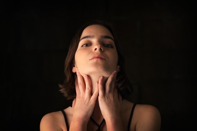 Does Sleeping with a Chin Strap Actually Sculpt Your Jawline? Here's What Online Opinions Suggest