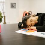 How Experts Influence Safety Standards for Health-Oriented Workplaces