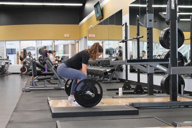 How to Utilize Technology to Achieve Success in Your Fitness Business