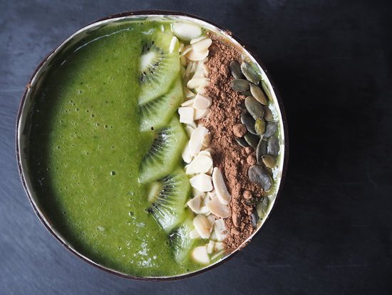How to Make the Perfect Instagram-Worthy Smoothie Bowl