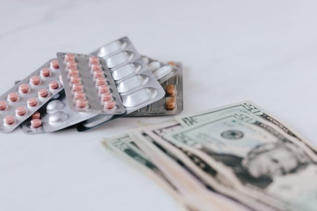 Effective Strategies for Comparing Medication Prices Simplified