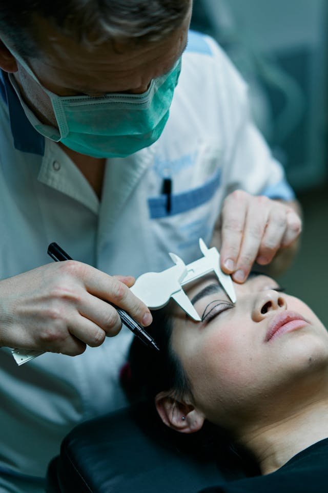 Comprehending Blepharoplasty: An Eyelid Surgery Guide