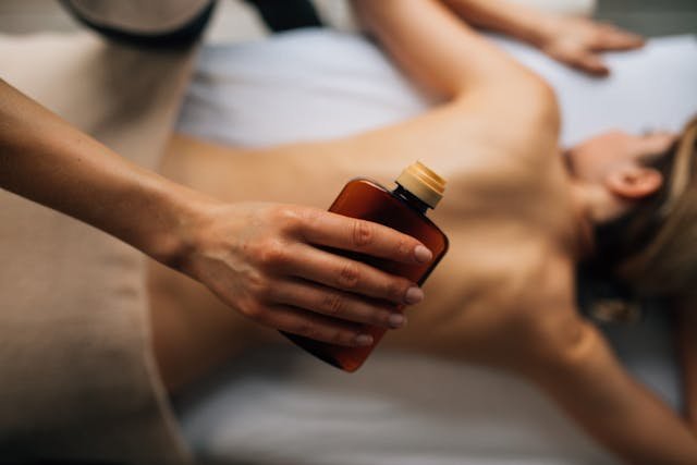 What Are the Five Holistic Wellness Advantages of Tantric Massage in London?